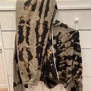 Matching sweat suit outfit (crop sweat and sweats)